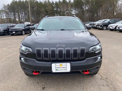 Diamond Black Crystal Pearlcoat 2020 Jeep Cherokee Trailhawk