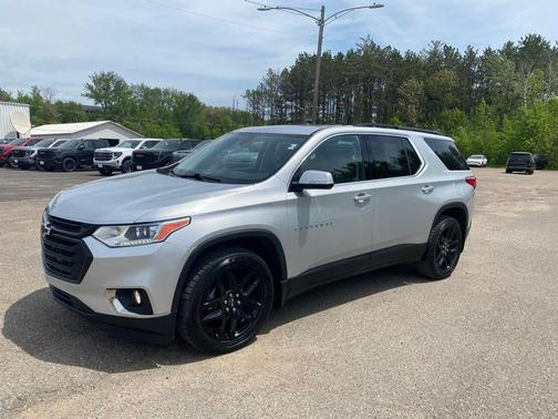 Silver 2019 Chevrolet Traverse LT