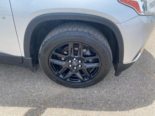Silver 2019 Chevrolet Traverse LT
