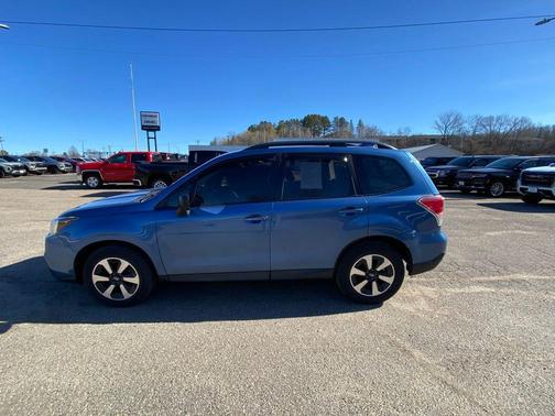 Quartz Blue Pearl 2018 Subaru Forester 2.5i