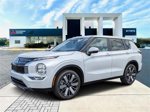 2025 Mitsubishi Outlander SE