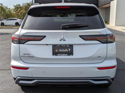 2025 Mitsubishi Outlander SE