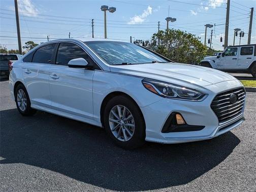 2018 Hyundai SONATA SE