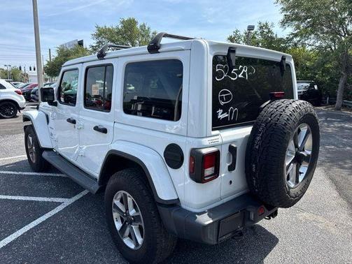 Bright White Clearcoat 2019 Jeep Wrangler Unlimited Sahara