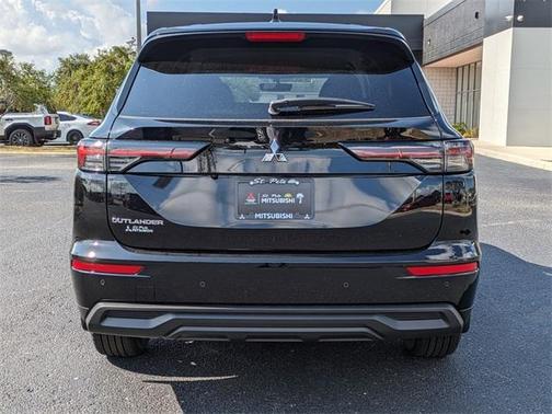 2025 Mitsubishi Outlander ES