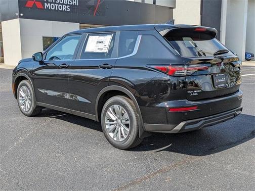 2025 Mitsubishi Outlander ES