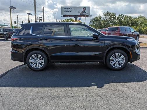 2025 Mitsubishi Outlander ES