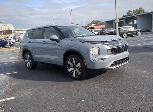 Gray 2026 Mitsubishi Outlander SE