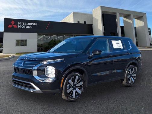 2026 Mitsubishi Outlander SE