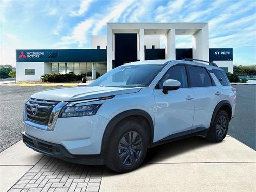 2024 Nissan Pathfinder SV