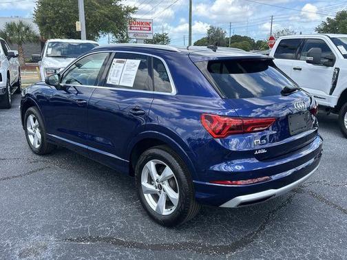 Navarra Blue Metallic 2022 Audi Q3 40 Premium