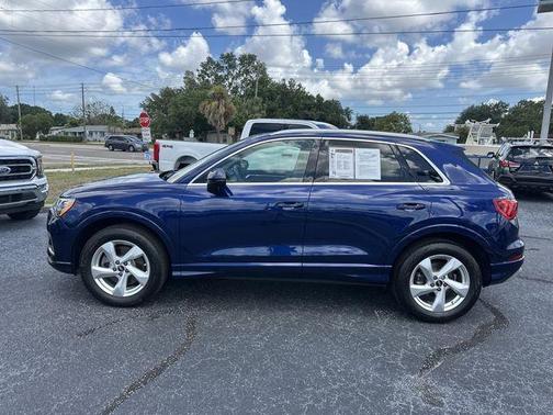 Navarra Blue Metallic 2022 Audi Q3 40 Premium