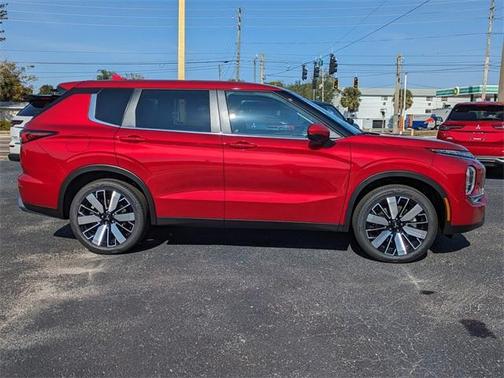 2025 Mitsubishi Outlander SE