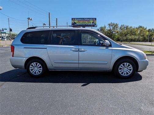 2012 Kia Sedona LX