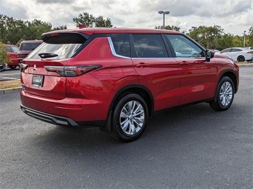 2025 Mitsubishi Outlander ES