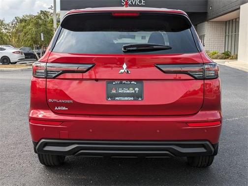 2025 Mitsubishi Outlander ES