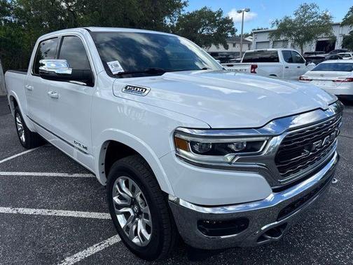 Bright White Clearcoat 2023 RAM 1500 Limited