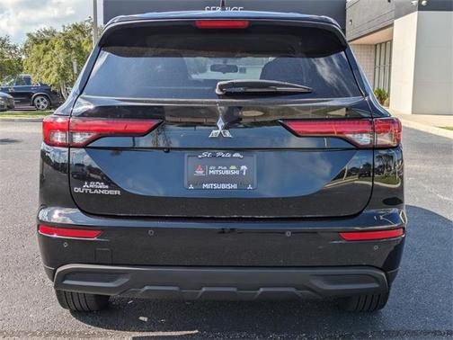 2022 Mitsubishi Outlander ES