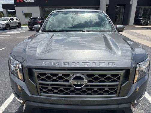 2024 Nissan Frontier SV