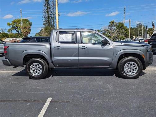 2024 Nissan Frontier SV