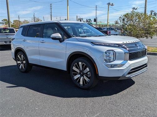 2025 Mitsubishi Outlander SE
