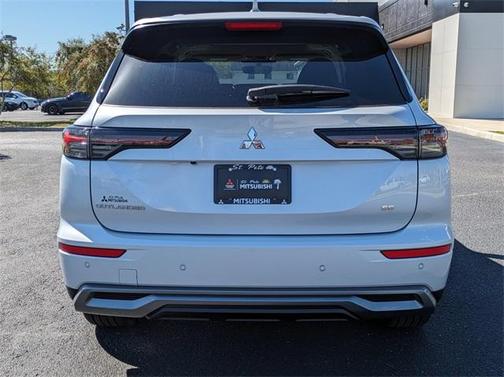 2025 Mitsubishi Outlander SE
