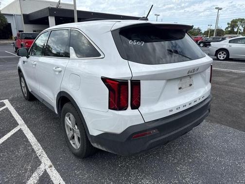 2022 Kia Sorento LX