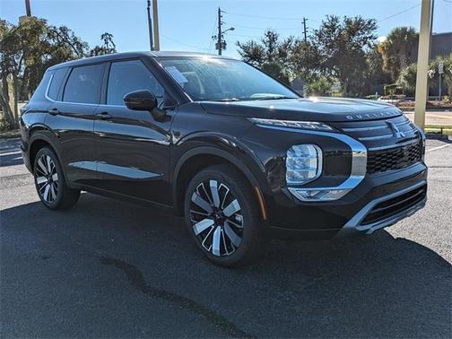 2025 Mitsubishi Outlander SE