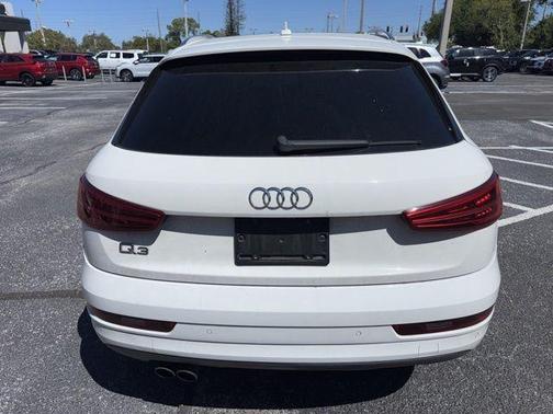 Cortina White 2018 Audi Q3 2.0T Premium