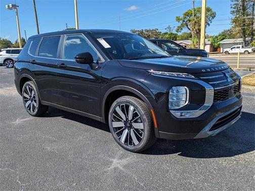 2025 Mitsubishi Outlander SE