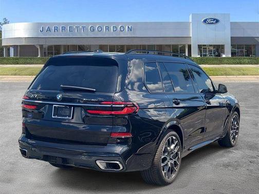 Black Sapphire Metallic 2024 BMW X7 xDrive40i