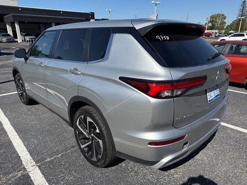 2024 Mitsubishi Outlander SE