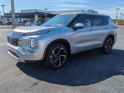 2024 Mitsubishi Outlander SE