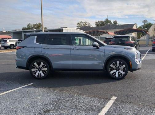 Gray 2026 Mitsubishi Outlander SE