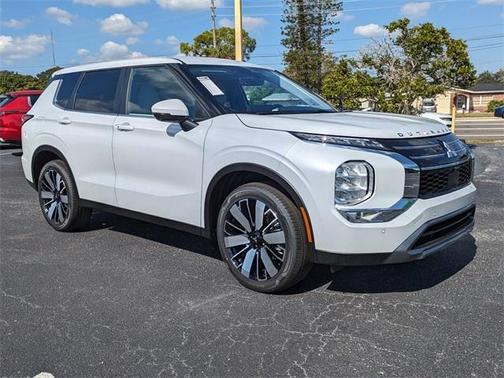 2025 Mitsubishi Outlander SE