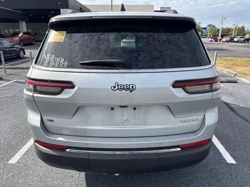 2022 Jeep Grand Cherokee L Laredo