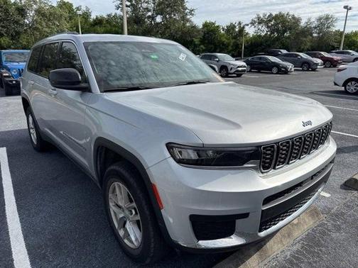 2022 Jeep Grand Cherokee L Laredo