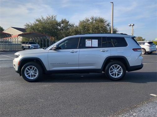 2022 Jeep Grand Cherokee L Laredo