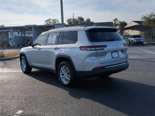 2022 Jeep Grand Cherokee L Laredo