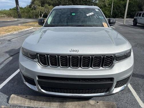 2022 Jeep Grand Cherokee L Laredo