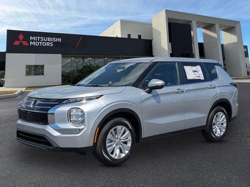 2026 Mitsubishi Outlander ES
