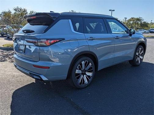 2025 Mitsubishi Outlander SEL