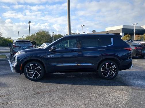 2025 Mitsubishi Outlander PHEV SEL