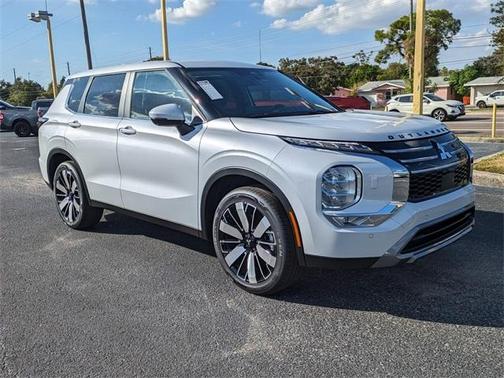 2025 Mitsubishi Outlander SE