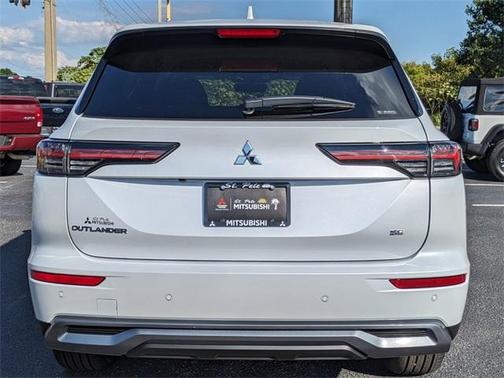 2025 Mitsubishi Outlander SE