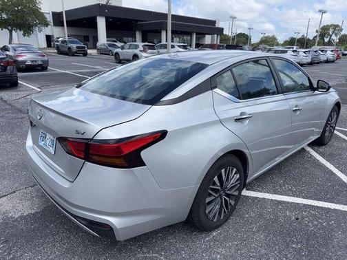 Brilliant Silver Metallic 2024 Nissan Altima 2.5 SV