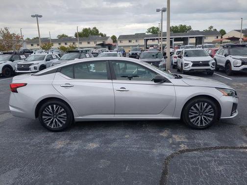 Brilliant Silver Metallic 2024 Nissan Altima 2.5 SV