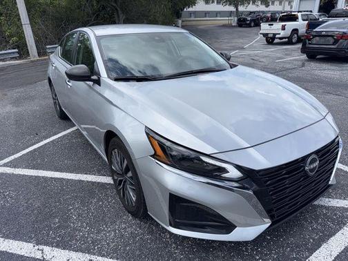 Brilliant Silver Metallic 2024 Nissan Altima 2.5 SV