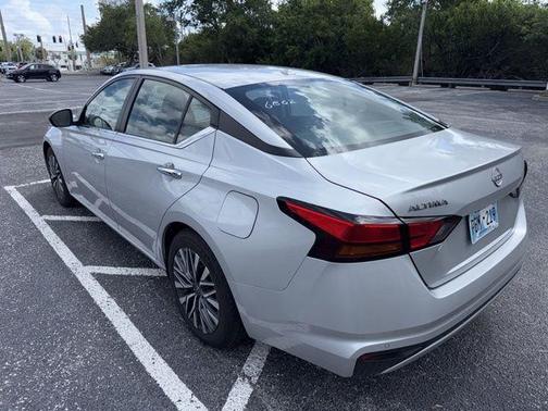 Brilliant Silver Metallic 2024 Nissan Altima 2.5 SV