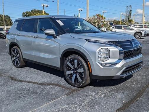 2025 Mitsubishi Outlander SE